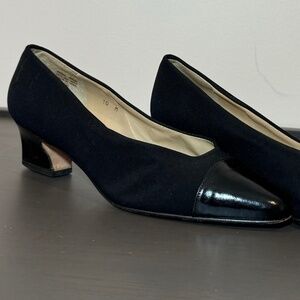 Etienne Aigner “Ann Marie” Size 10M Black Dress Shoe - 1” Heel